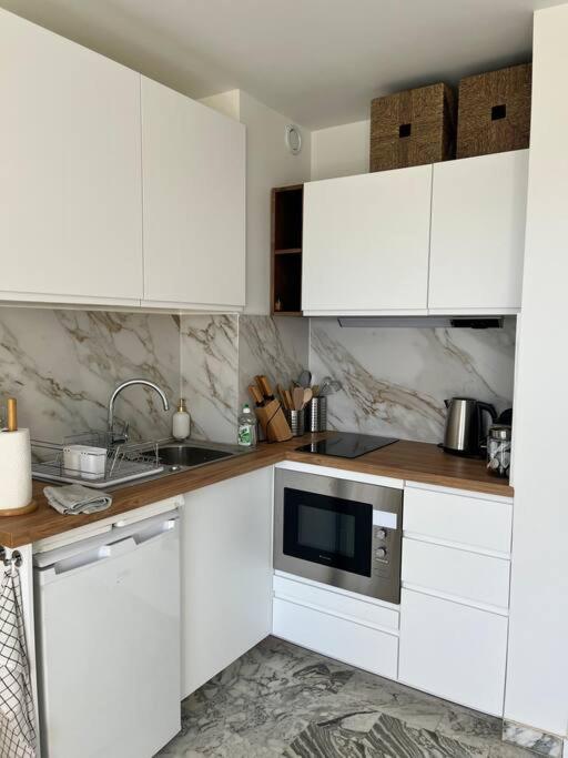 Studio Cosy Avec Terrasse Sur La Plage Ла Сен-сюр-Мер Екстериор снимка